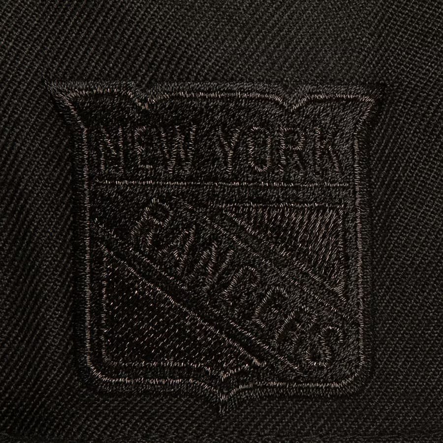 Бейсболка Mitchell & Ness Black New York Rangers Pearl Snapback Hat