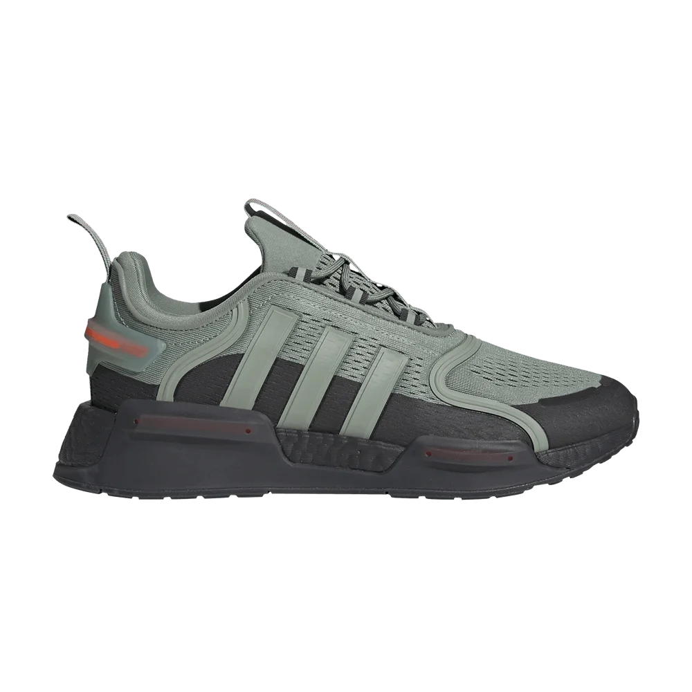 Krossovki-Adidas-NMD_V3-Silver-Green-Carbon
