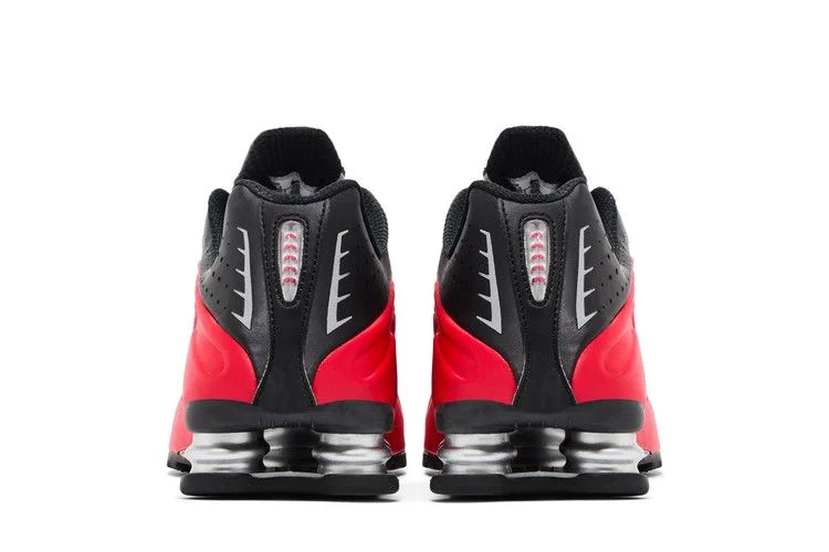 Кроссовки Nike Shox R4 'University Red Black'