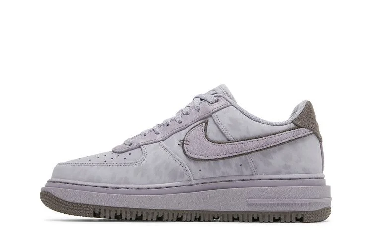 Кроссовки Nike Air Force 1 Luxe 'Provence Purple'