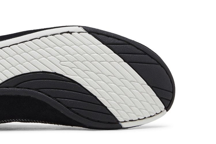 speedsweep-7-black-white-366683-001_04