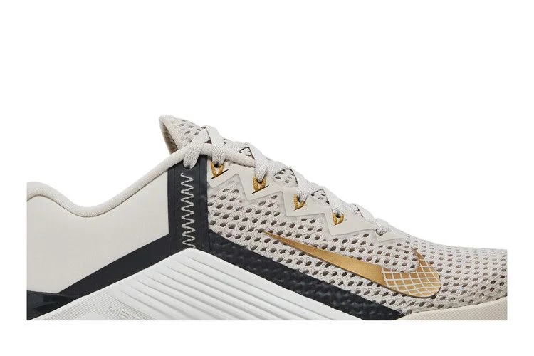 Кроссовки Nike Wmns Metcon 6 'Light Orewood Brown'