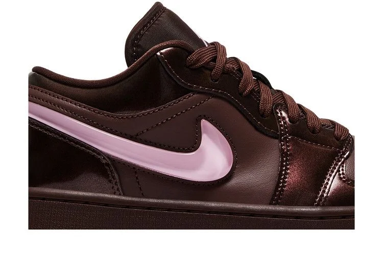 Кроссовки Wmns Air Jordan 1 Low 'Valentine's Day - Chocolate' 2026