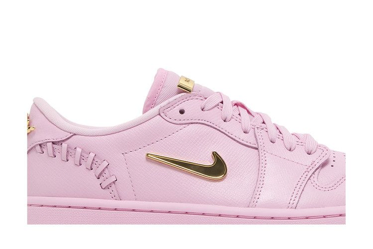 Кроссовки Wmns Air Jordan 1 Low Method of Make 'Perfect Pink'