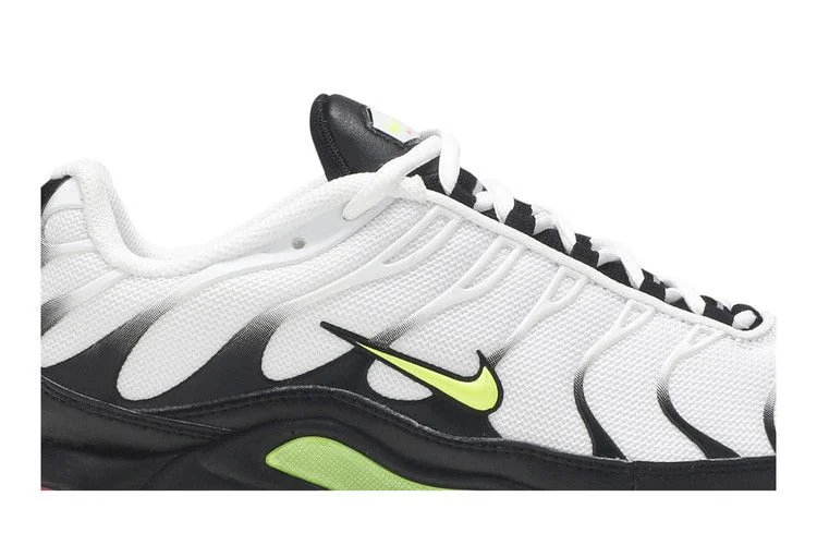 Кроссовки Nike Air Max Plus 'Black Volt'