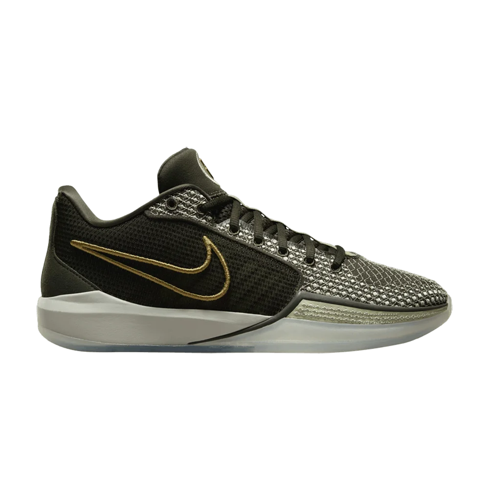 Krossovki-Nike-Wmns-Sabrina-1-EP-Dedication