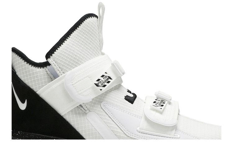 lebron-soldier-13-sfg-tb-white-black-cn9809-113_01