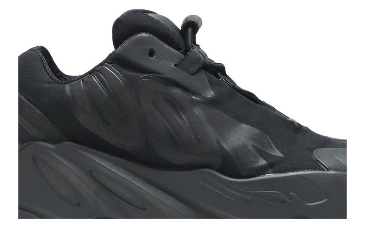 Кроссовки Adidas Yeezy Boost 700 MNVN Infants 'Triple Black'