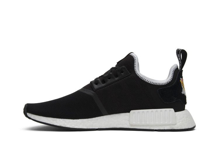 Кроссовки Invincible x Neighborhood x adidas NMD_R1 'Tiger'