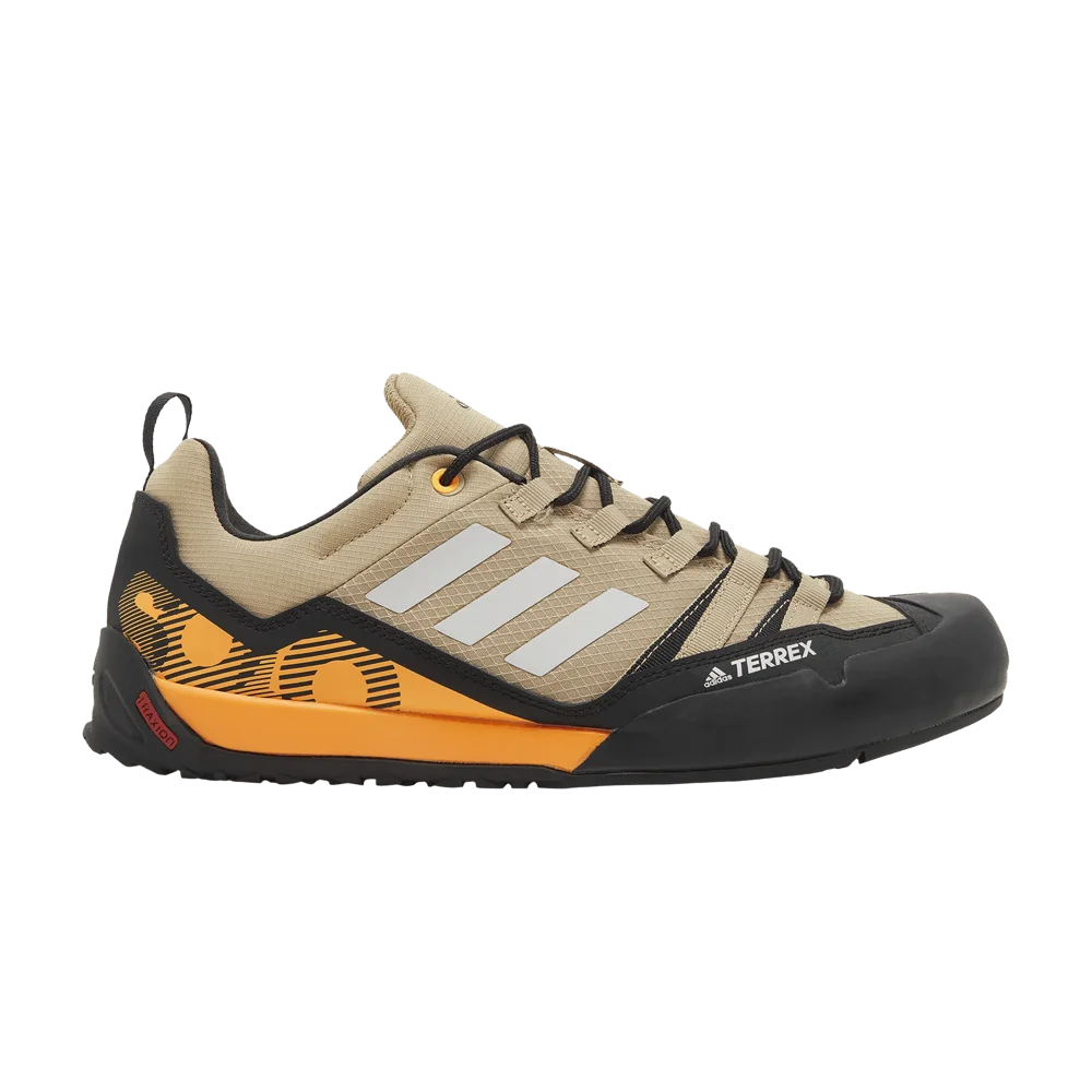 Krossovki-Adidas-Terrex-Swift-Solo-Approach-Beige-Tone-Flash-Orange