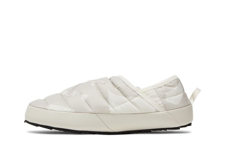 kaws-x-thermoball-traction-mule-vp-moonlight-ivory-nuptse-nf0a7w6j-944_02