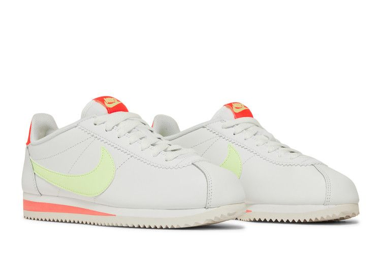 wmns-classic-cortez-leather-volt-flash-crimson-807471-116_07