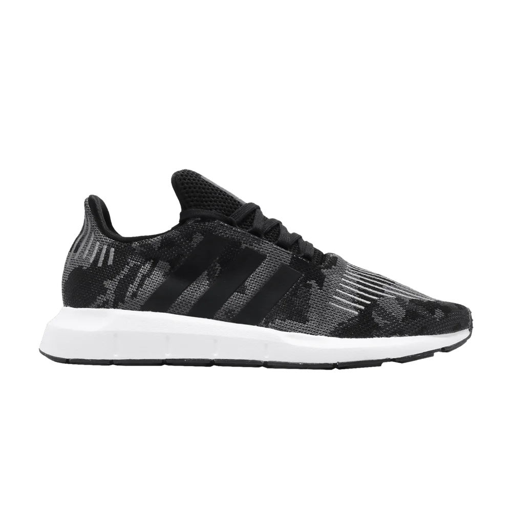 Krossovki-Adidas-Swift-Run-HK-Core-Black