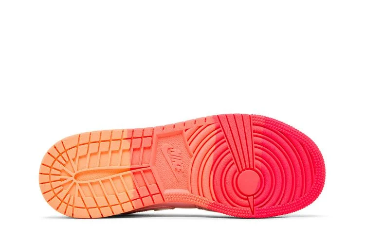 Krossovki-Air-Jordan-1-Low-GS-Sunset-Sole-3