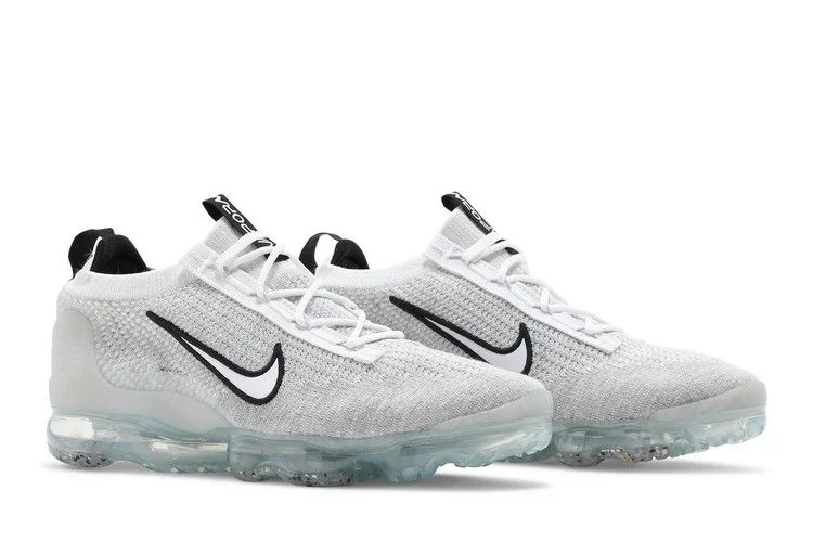 Krossovki-Nike-Air-VaporMax-2021-Flyknit-Monochrome-7