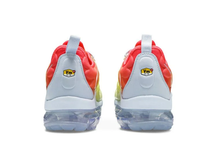 Кроссовки Nike Wmns Air VaporMax Plus 'Sunrise'