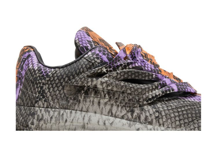 versace-odissea-caged-rubber-medusa-sneaker-grey-orange-python-1004524-1a06835-5e210_01