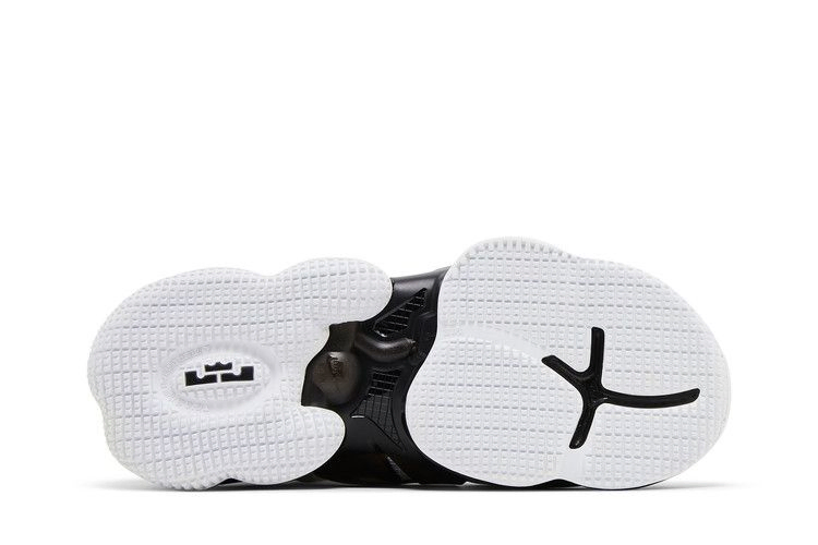 Кроссовки Nike LeBron 19 SE GS 'White Metallic Gold'