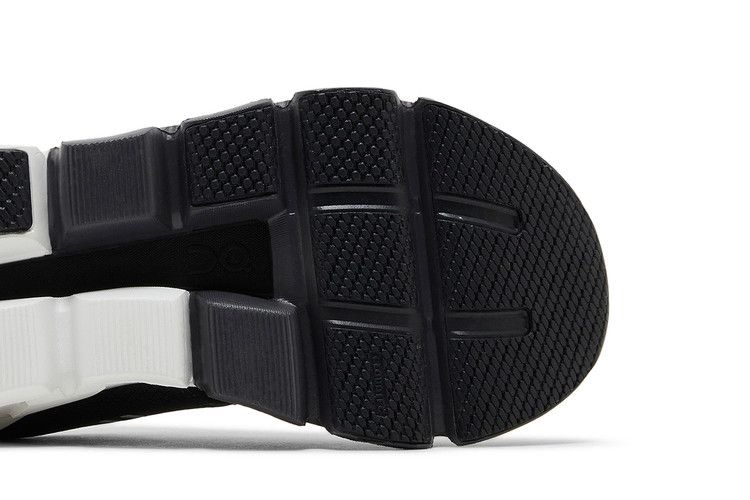 Кроссовки ON Wmns Cloudflyer 4 Wide 'Black White'