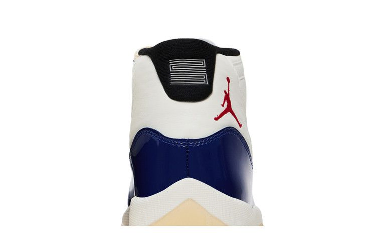 Кроссовки Air Jordan 11 Retro 'Rare Air'