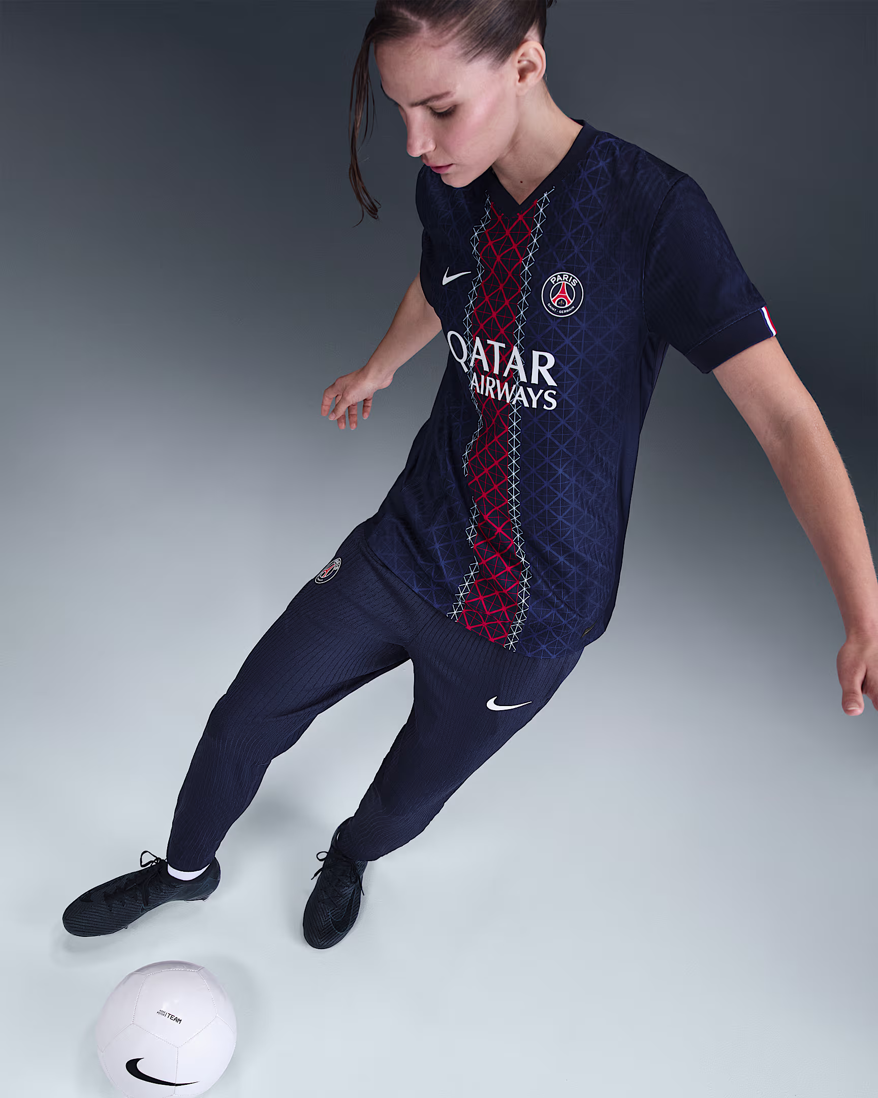 Женское футбольное джерси Paris Saint-Germain 2025/26 Match Home