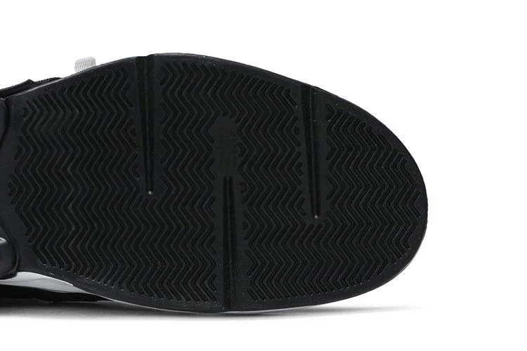 Krossovki-Nike-Air-Force-270-Black-4