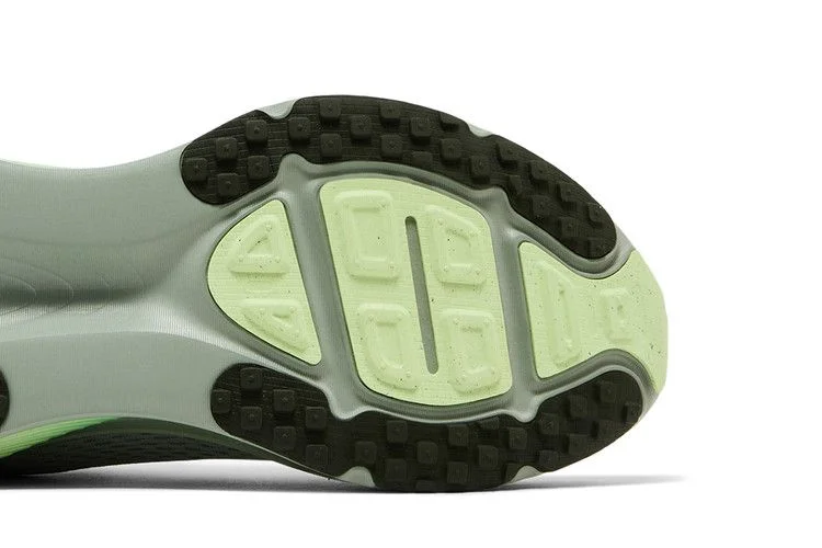 Кроссовки Nike Vomero 18 'Dusty Olive'