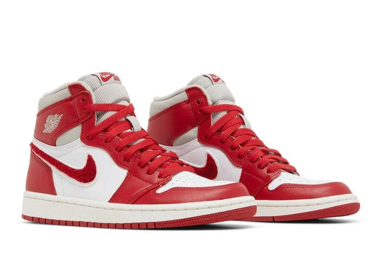 Krossovki-Wmns-Air-Jordan-1-High-OG-Newstalgia-Chenille-7