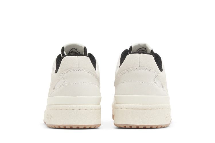 wmns-forum-low-white-black-gum-ig3967_05