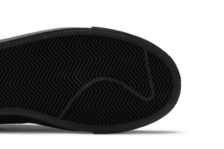 blazer-low-le-triple-black-aq3597-001_04