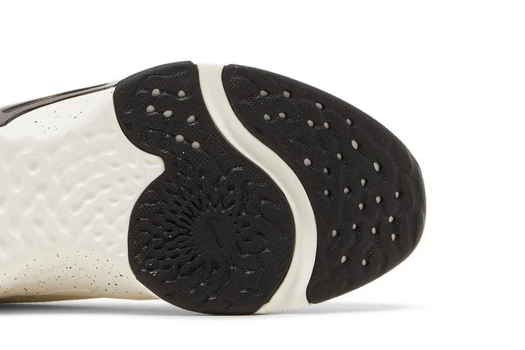 Krossovki-Nike-Wmns-Renew-In-Season-TR-11-Sail-Metallic-Copper-Coin-4