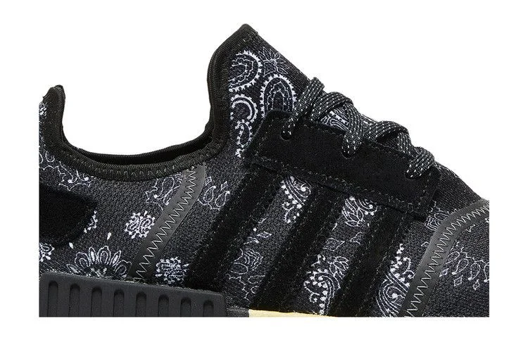 Кроссовки Neighborhood x adidas NMD_R1 'Black Paisley Bandana'