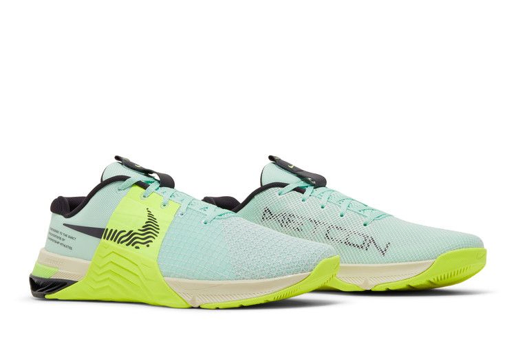metcon-8-mint-foam-volt-do9328-300_07