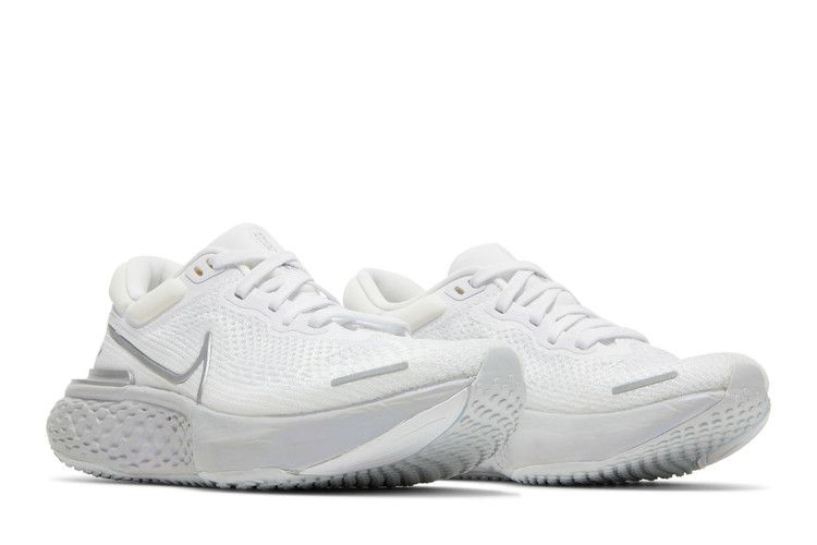 wmns-zoomx-invincible-run-flyknit-white-metallic-silver-ct2229-101_07