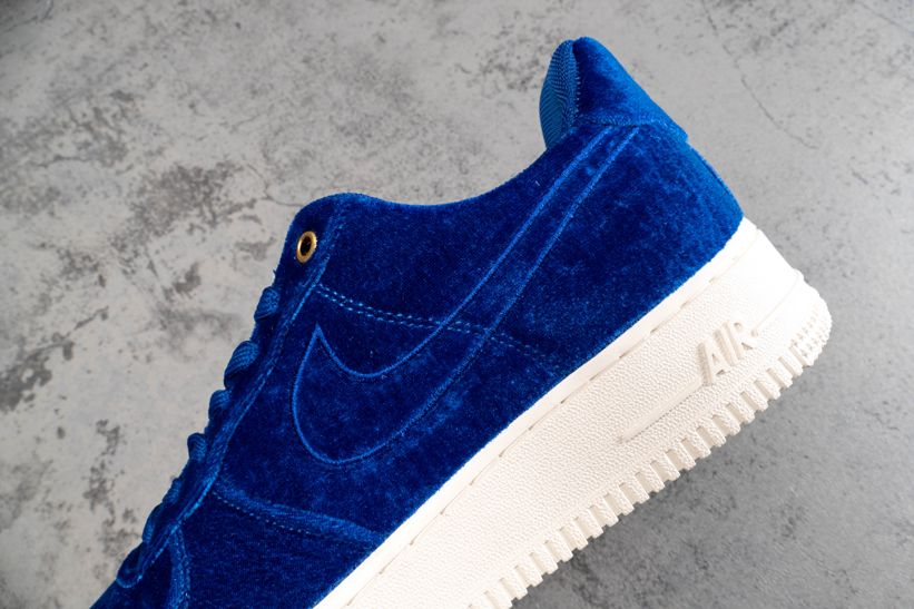 Кроссовки Nike Air Force 1 Low '07 Premium 'Blue Velour'