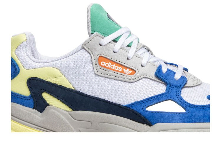 wmns-falcon-bb9174_01