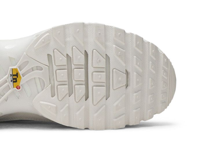 air-max-plus-ar0970-002_04