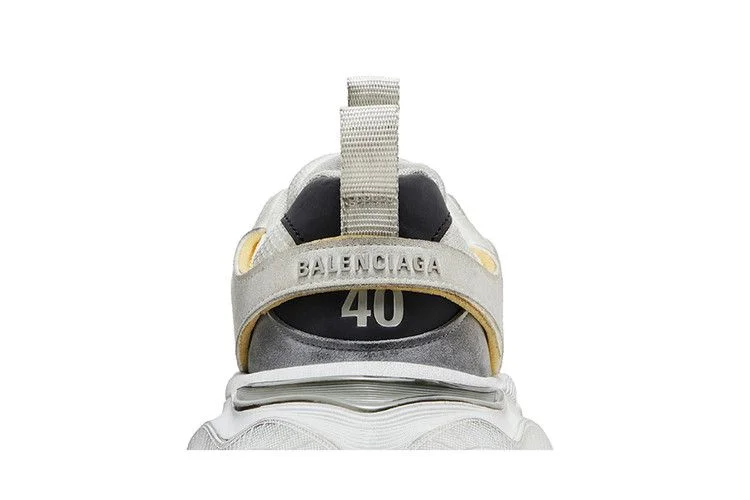 Кроссовки Balenciaga Cargo Sneaker 'Worn-Out - White Black'
