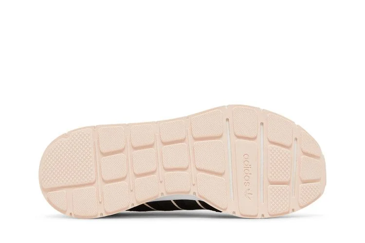 Krossovki-Adidas-Wmns-Swift-Run-X-Core-Black-3