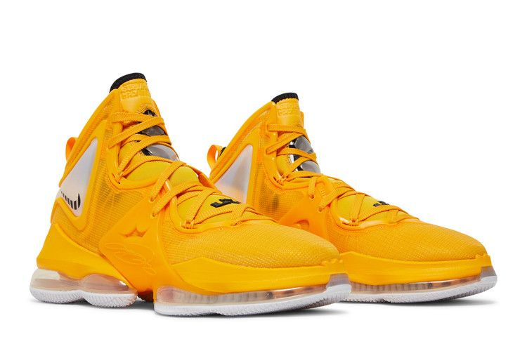 lebron-19-hard-hat-cz0203-700_07