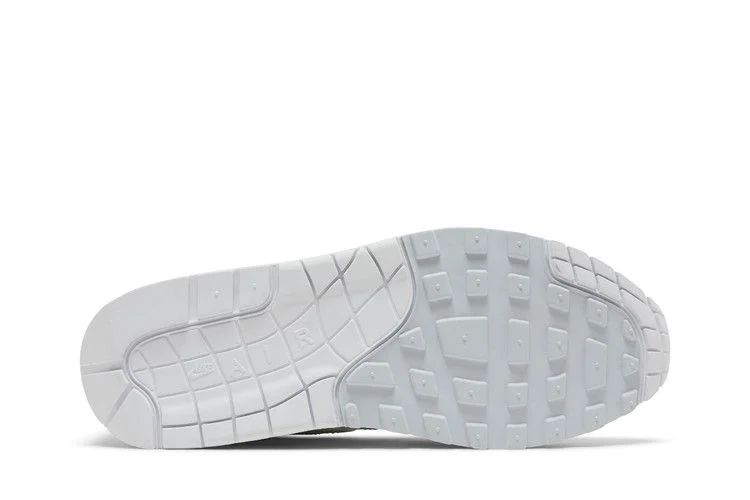 Krossovki-Patta-x-Nike-Air-Max-1-White-3