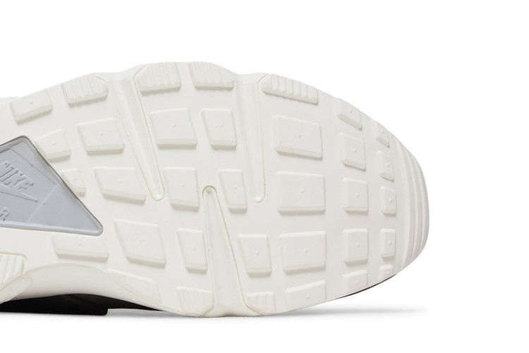 air-huarache-light-smoke-grey-fb8988-001_04