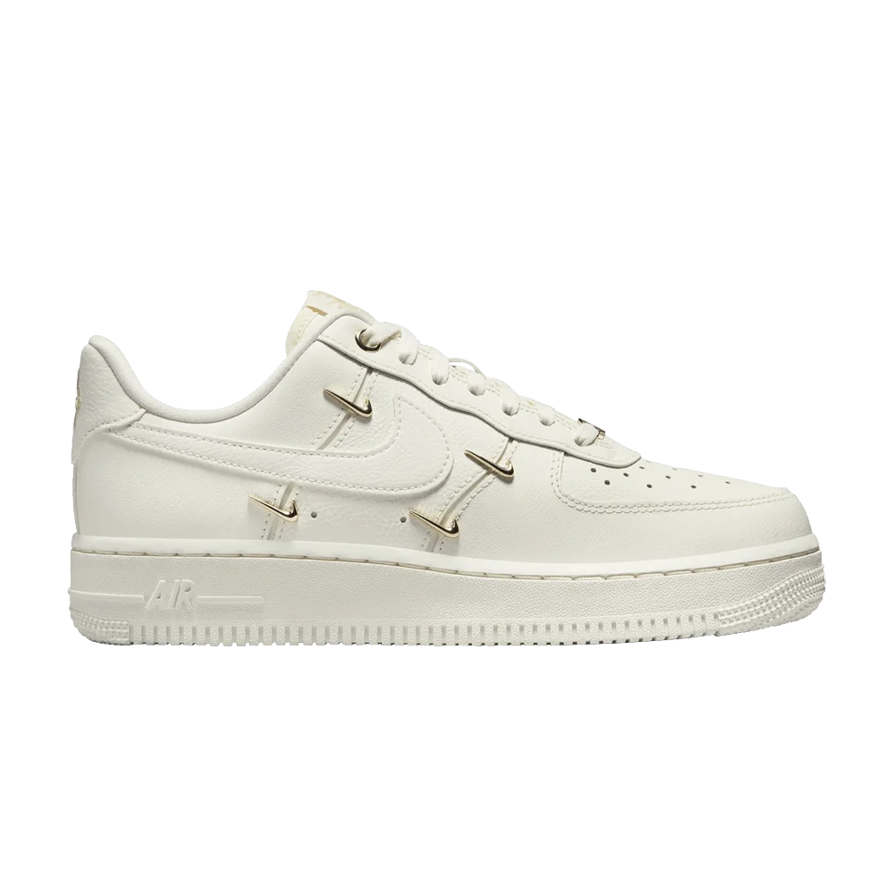 Krossovki-Nike-Wmns-Air-Force-1-07-LX-Mini-Swoosh-Metallic-Gold