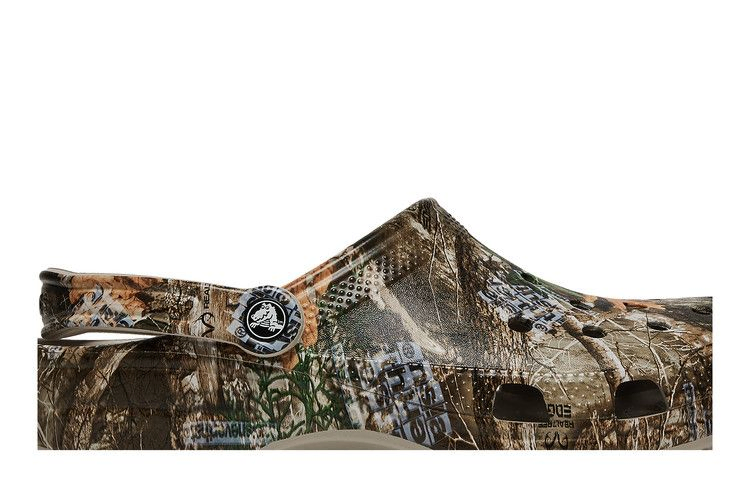 Кроссовки Crocs thisisneverthat x Realtree x Classic Clog 'Edge Camo - Walnut'