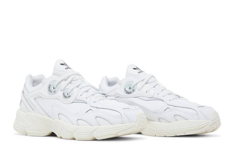 wmns-astir-triple-white-gx8549_07