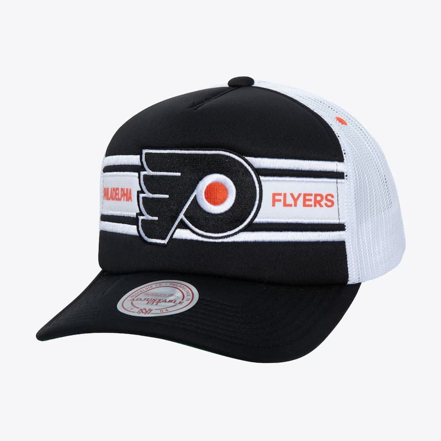Бейсболка Mitchell & Ness Black Philadelphia Flyers Sideline Trucker Snapback Hat