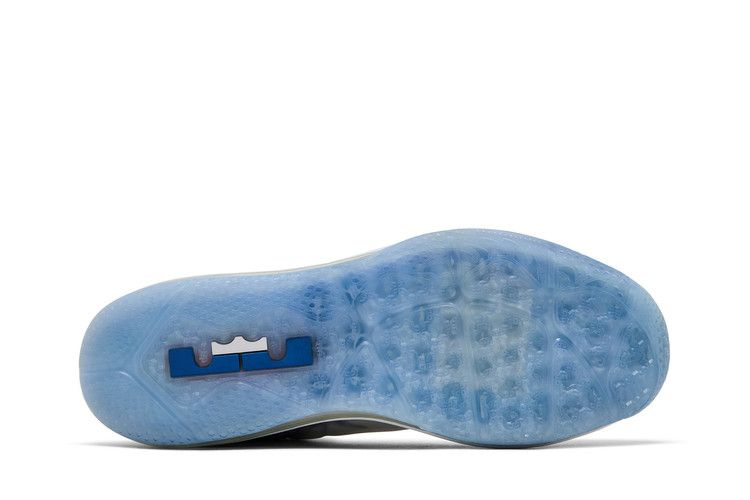 Кроссовки Nike Max LeBron 11 Low Ch Pack 'China'