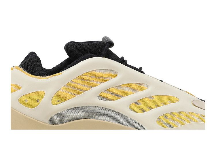Кроссовки adidas Yeezy 700 V3 Kids 'Safflower'