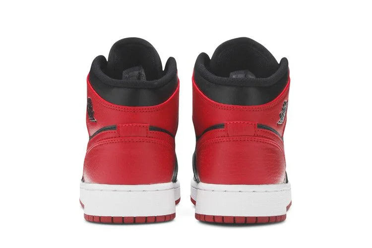 Кроссовки Air Jordan 1 Mid GS 'Banned'