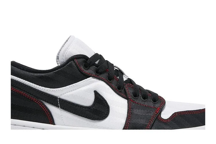 Кроссовки Wmns Air Jordan 1 Low SE Utility 'White Black Red'